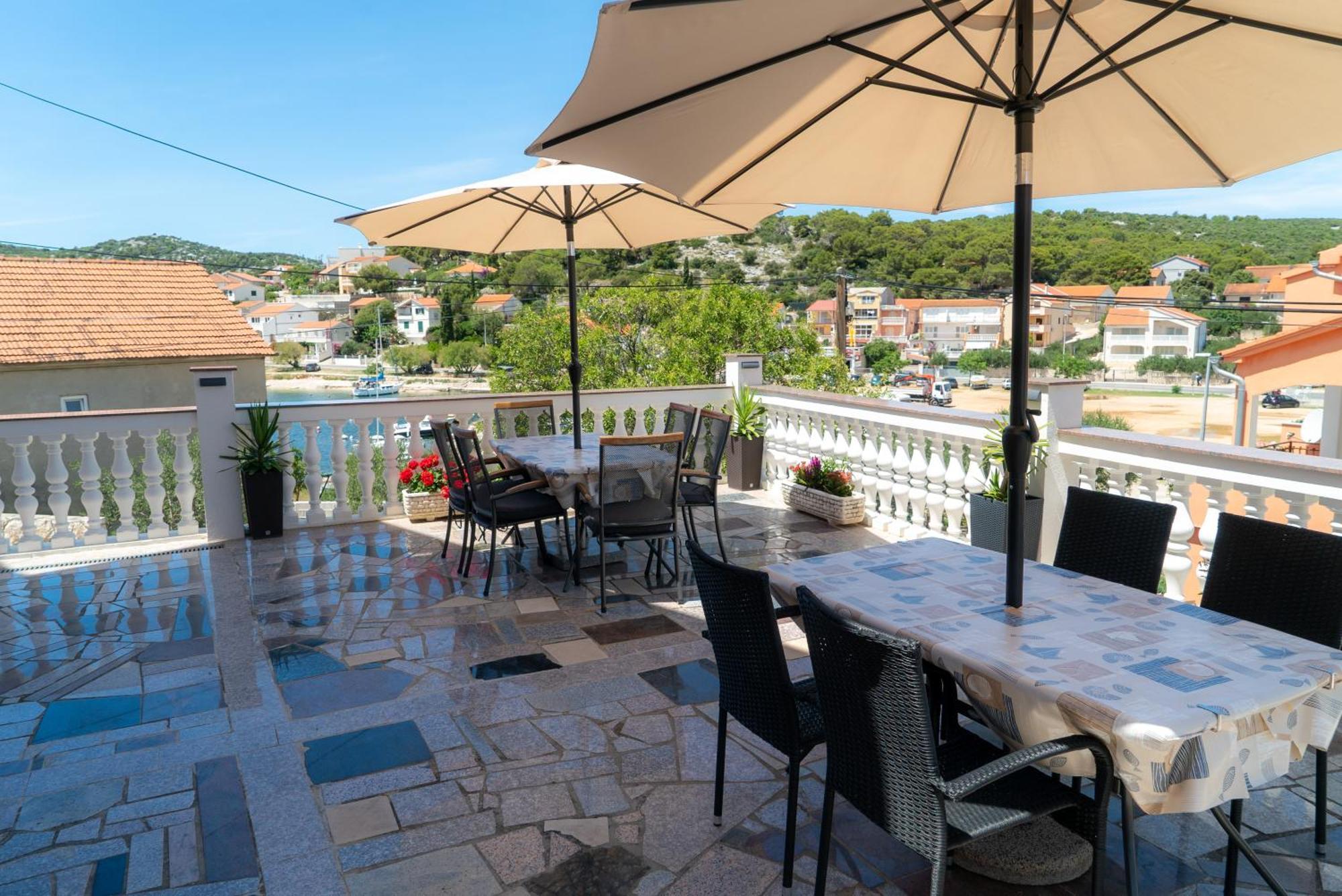 Apartments Zubcic Tisno Zewnętrze zdjęcie