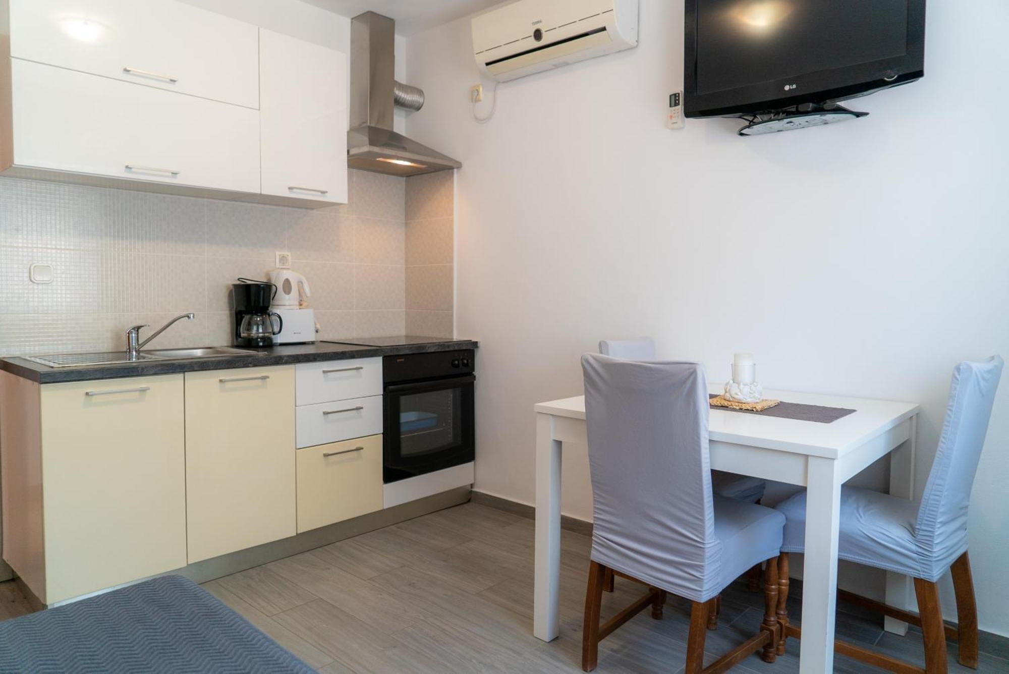 Apartments Zubcic Tisno Zewnętrze zdjęcie